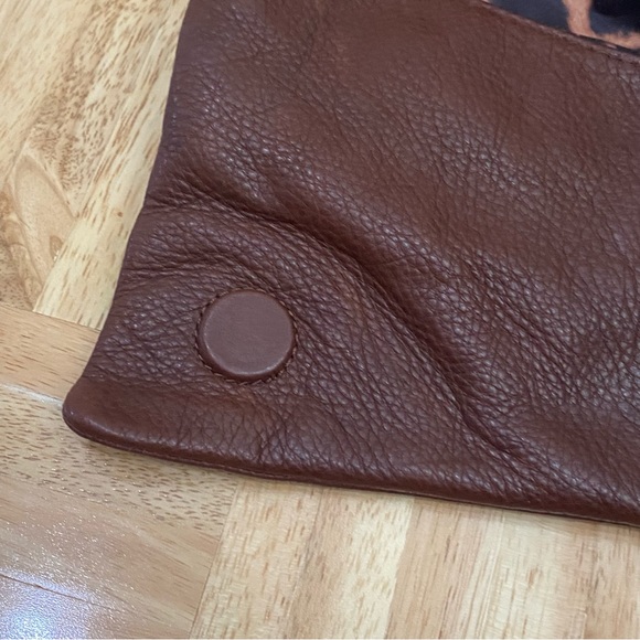 B. Makowsky 100% Genuine Leather Brandy Convertible Envelope Clutch Shoulder Bag - Picture 9 of 14